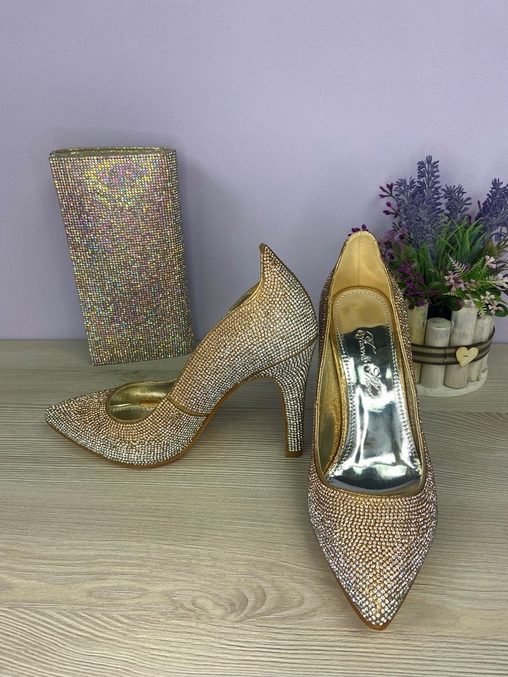 картинка Туфли со стразами золотого цвета на каблуке