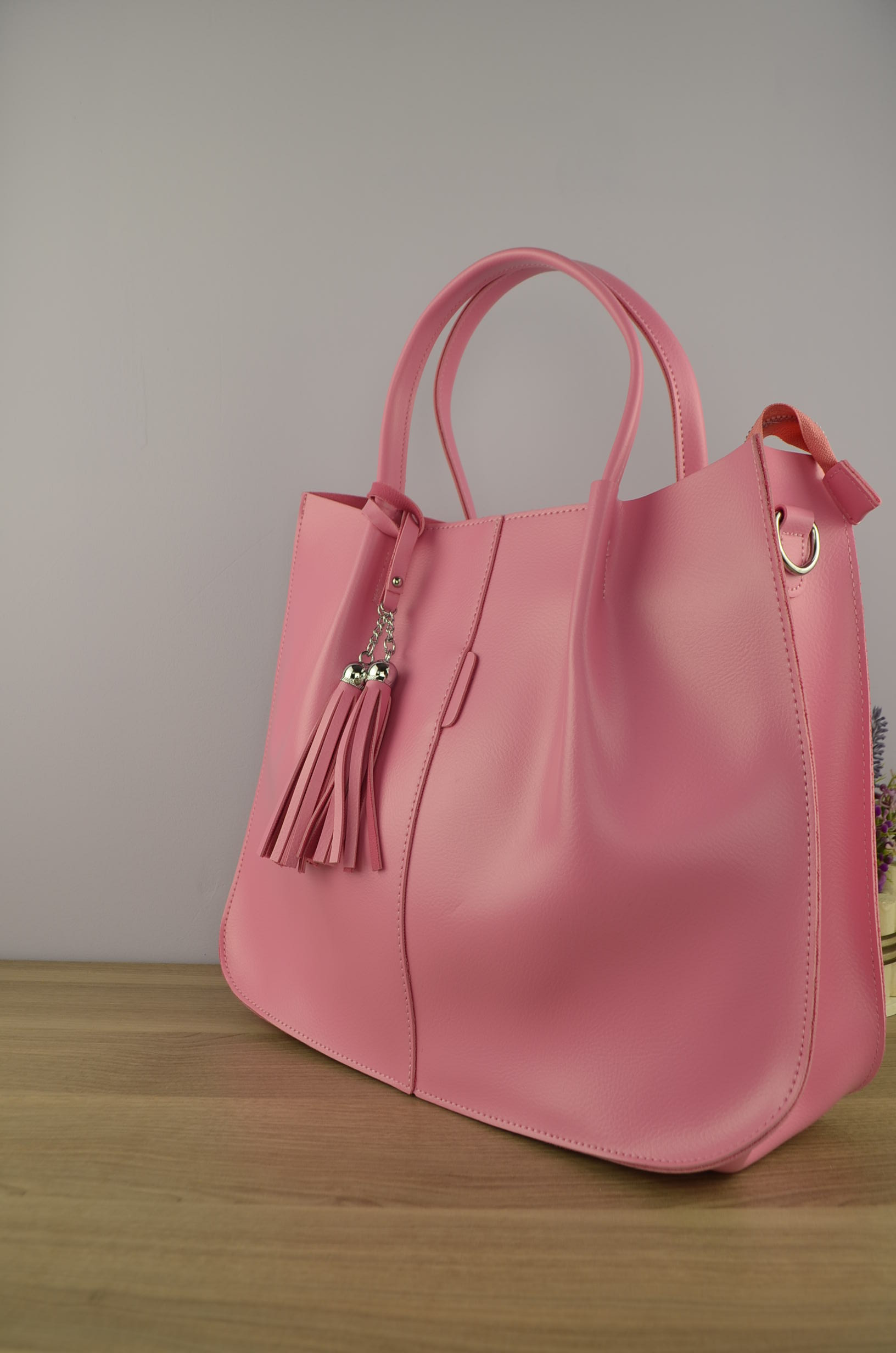 картинка Женская сумка  тоут розовая  классическая