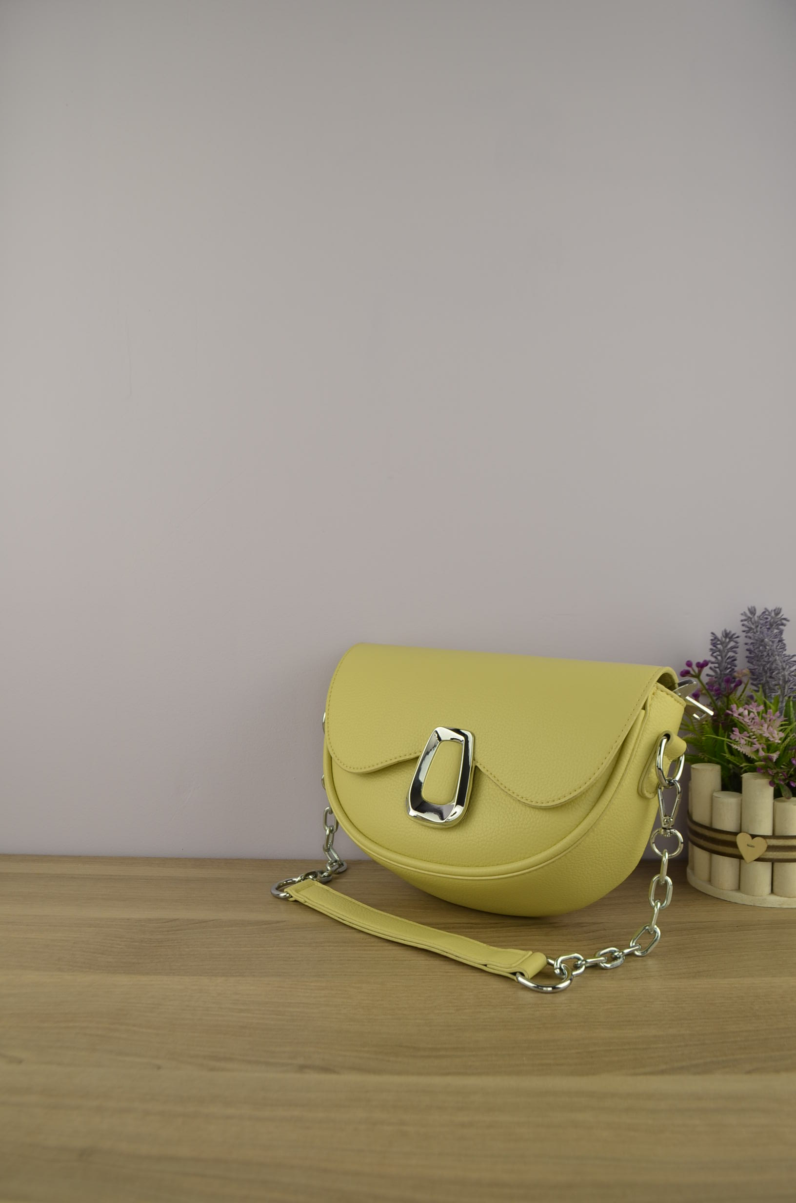 картинка Женская сумка клатч желтого цвета