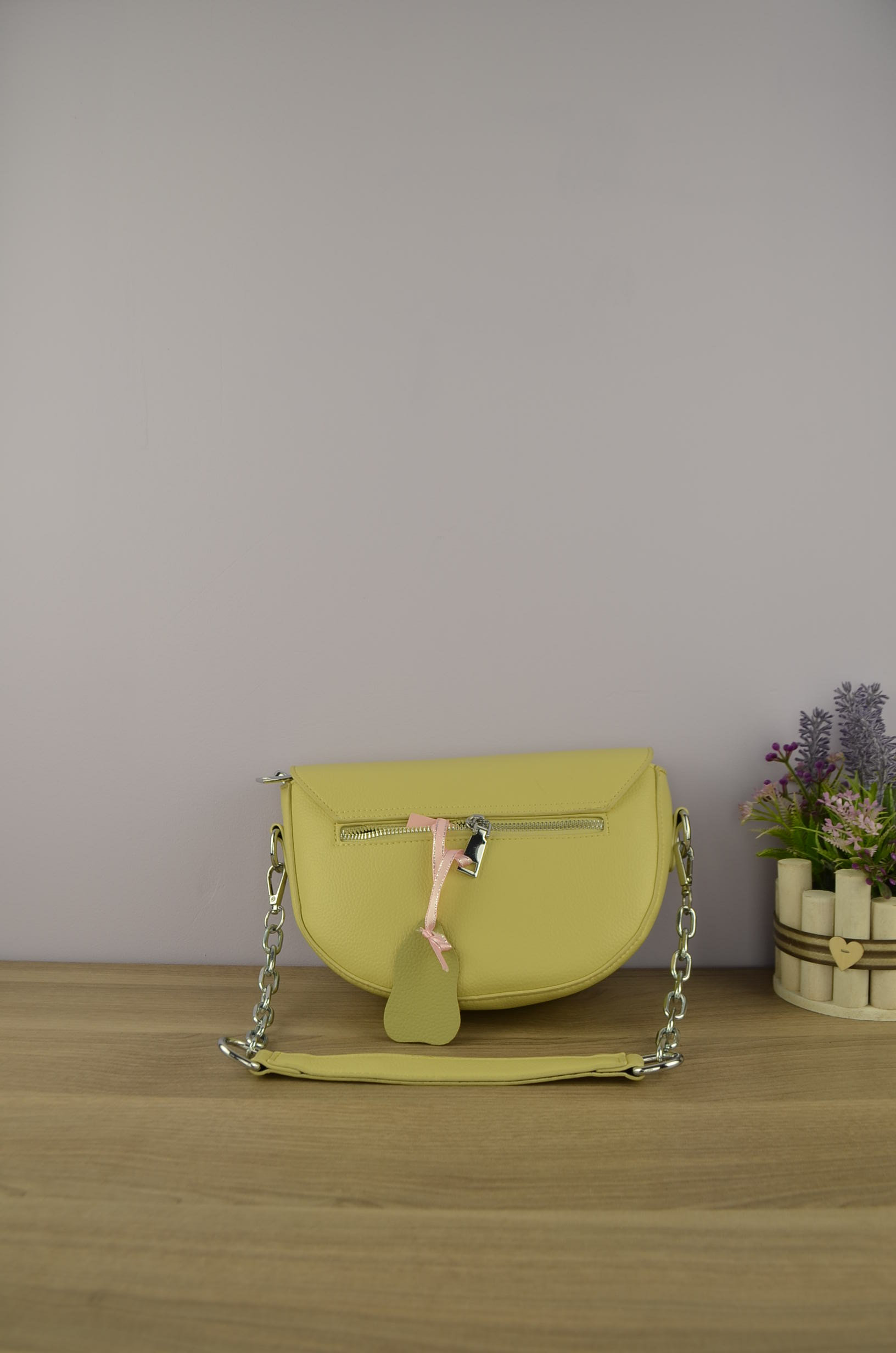 картинка Женская сумка клатч желтого цвета